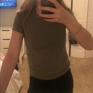 ❗️FINAL SALE❗️Army green ribbed T-shirt